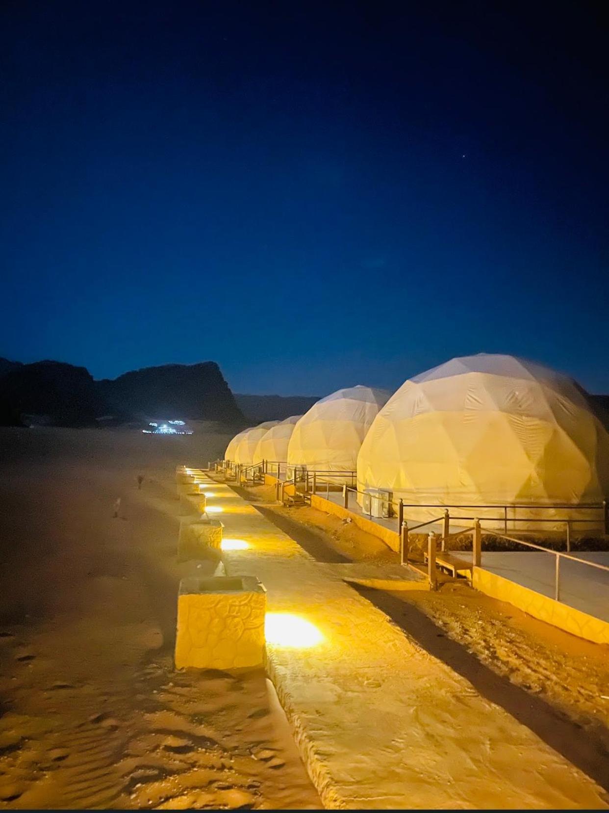 Wadi Rum Eagle Luxury Camp Eksteriør bilde